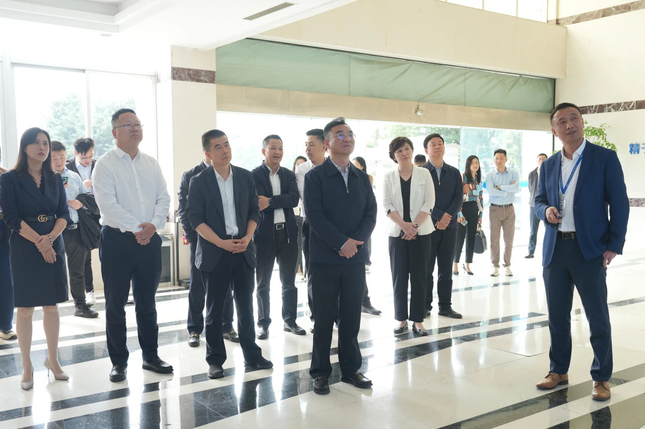 杭州市委常委、秘書長朱華一行調(diào)研亞銘威